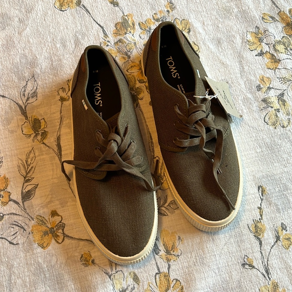 TOMS Men’s Carlo shoes size 8